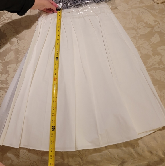 MICHAEL KORS- White Pleated Skirt - Picture 11 of 11